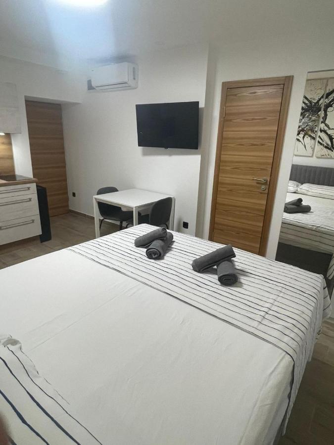Apartments Anka Pula Exterior photo
