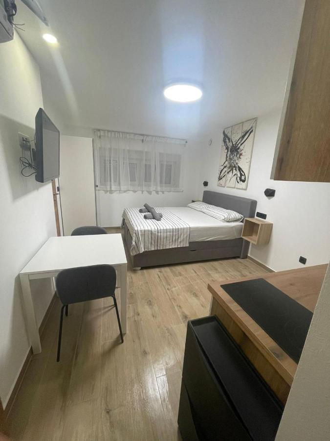 Apartments Anka Pula Exterior photo